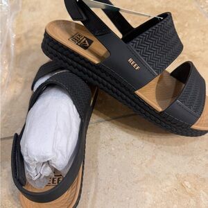 Reef Water Vista Black Tan Sandals